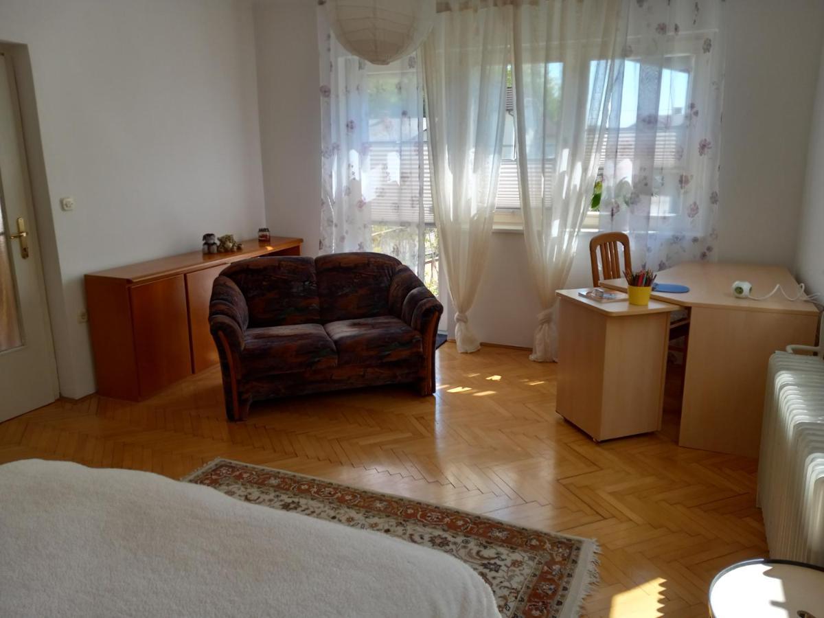 Lovely 2-Bedroom Appartment With Free Parking Dobrova Exterior foto